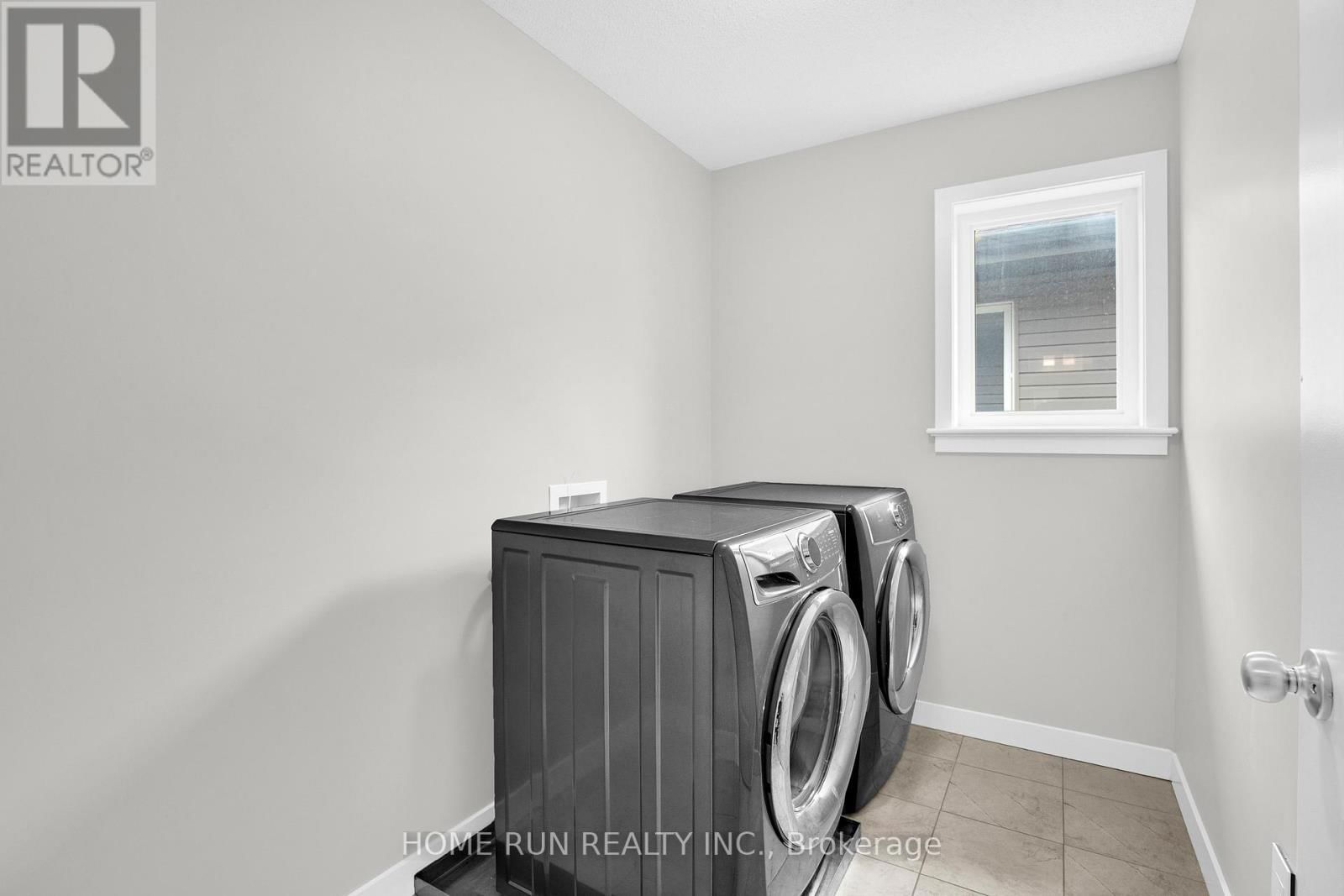 128 GRONINGEN STREET Image 35