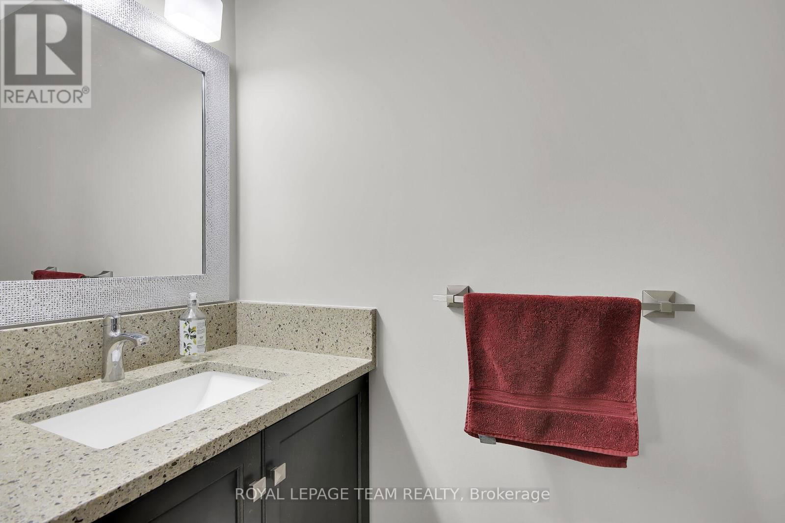 638 ROBERT HILL STREET NORTH Image 18