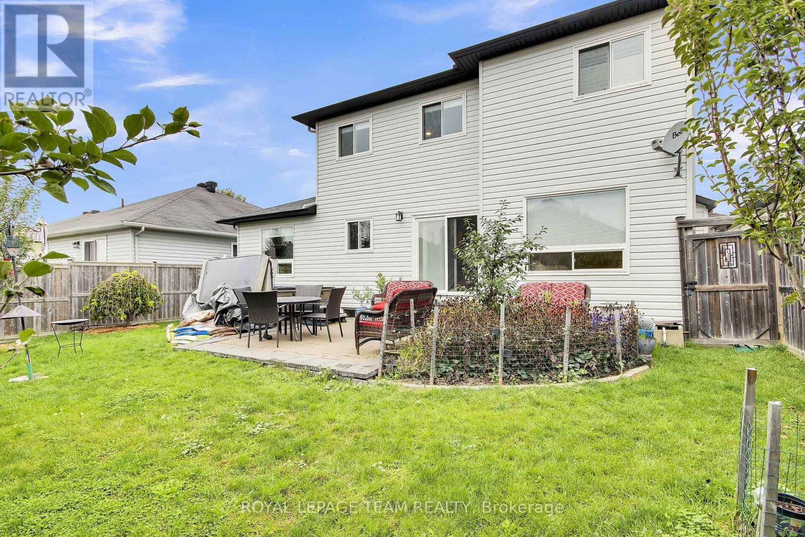 638 ROBERT HILL STREET NORTH Image 36