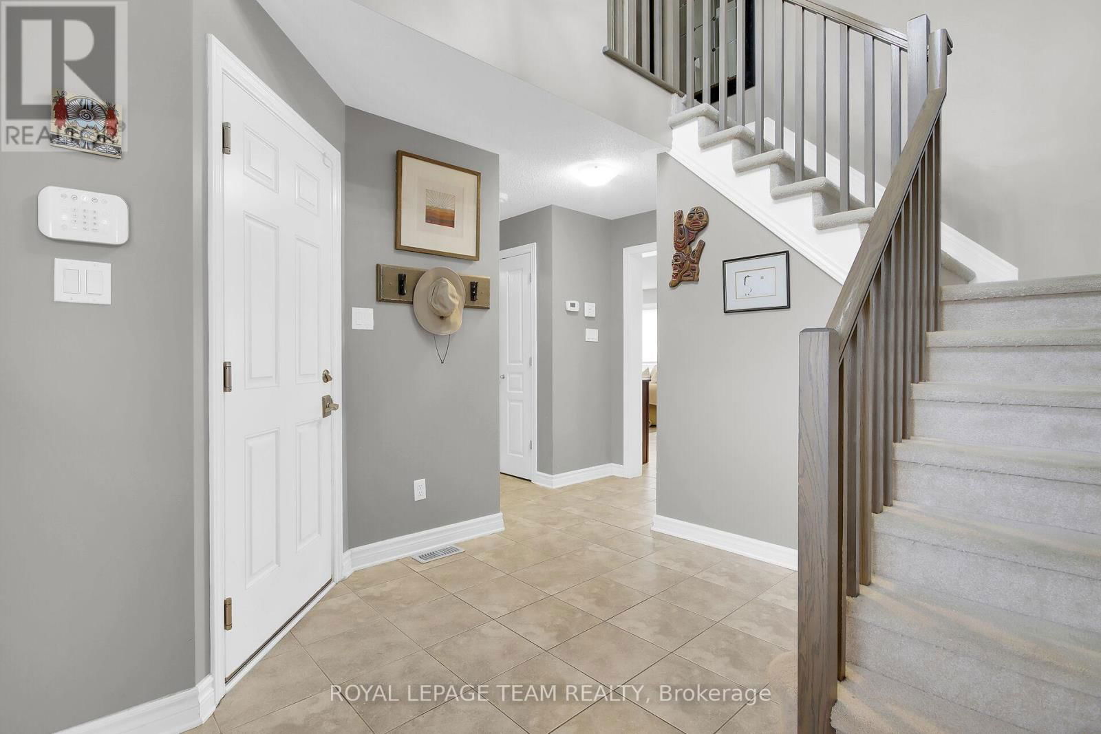 638 ROBERT HILL STREET NORTH Image 4