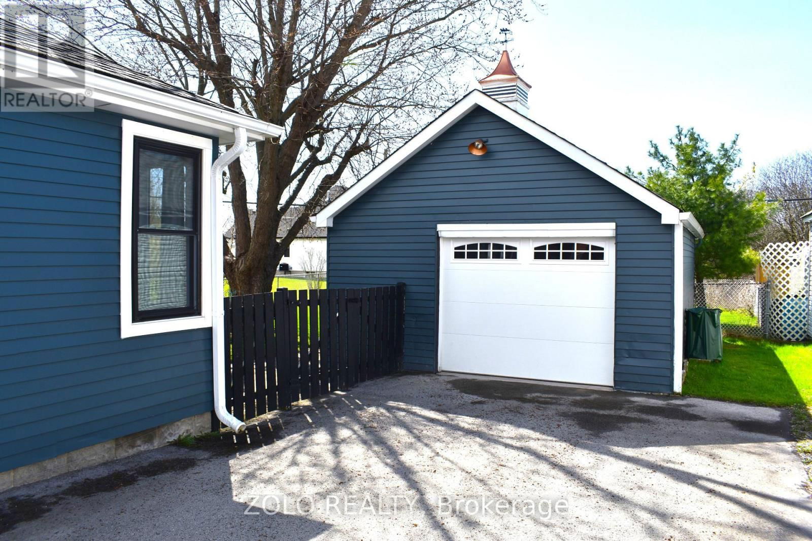 1353 ORCHARD AVENUE Image 20