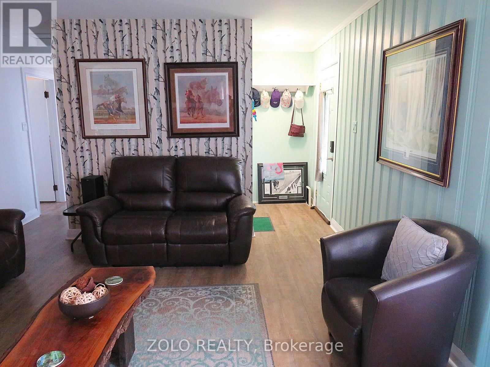 1353 ORCHARD AVENUE Image 6