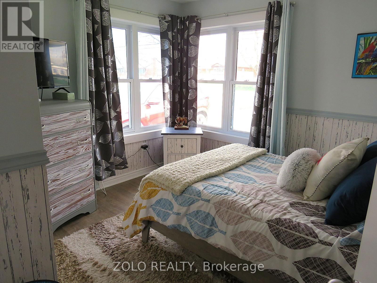 1353 ORCHARD AVENUE Image 7