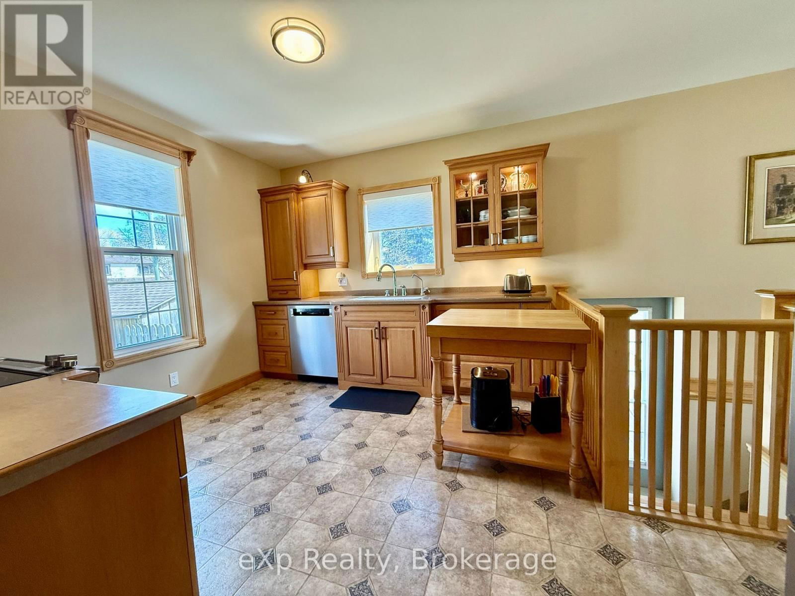 557 12TH AVENUE Image 12
