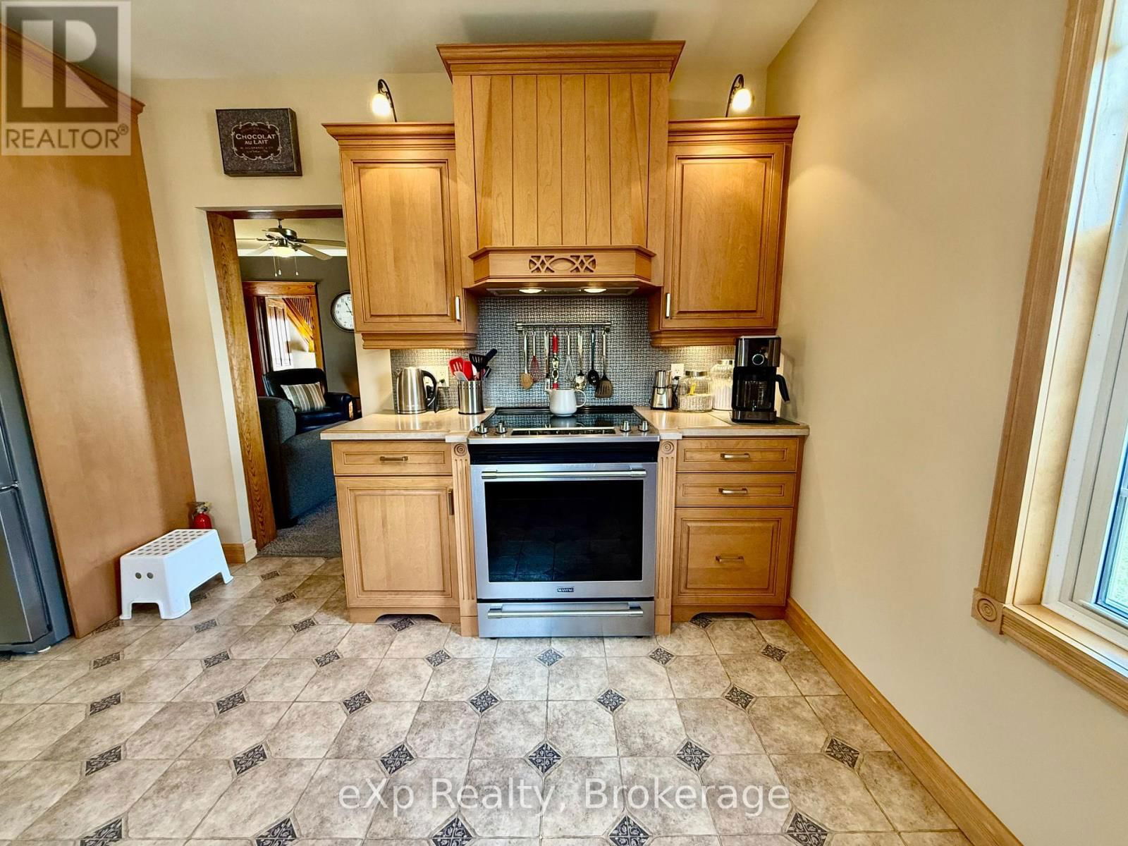 557 12TH AVENUE Image 13