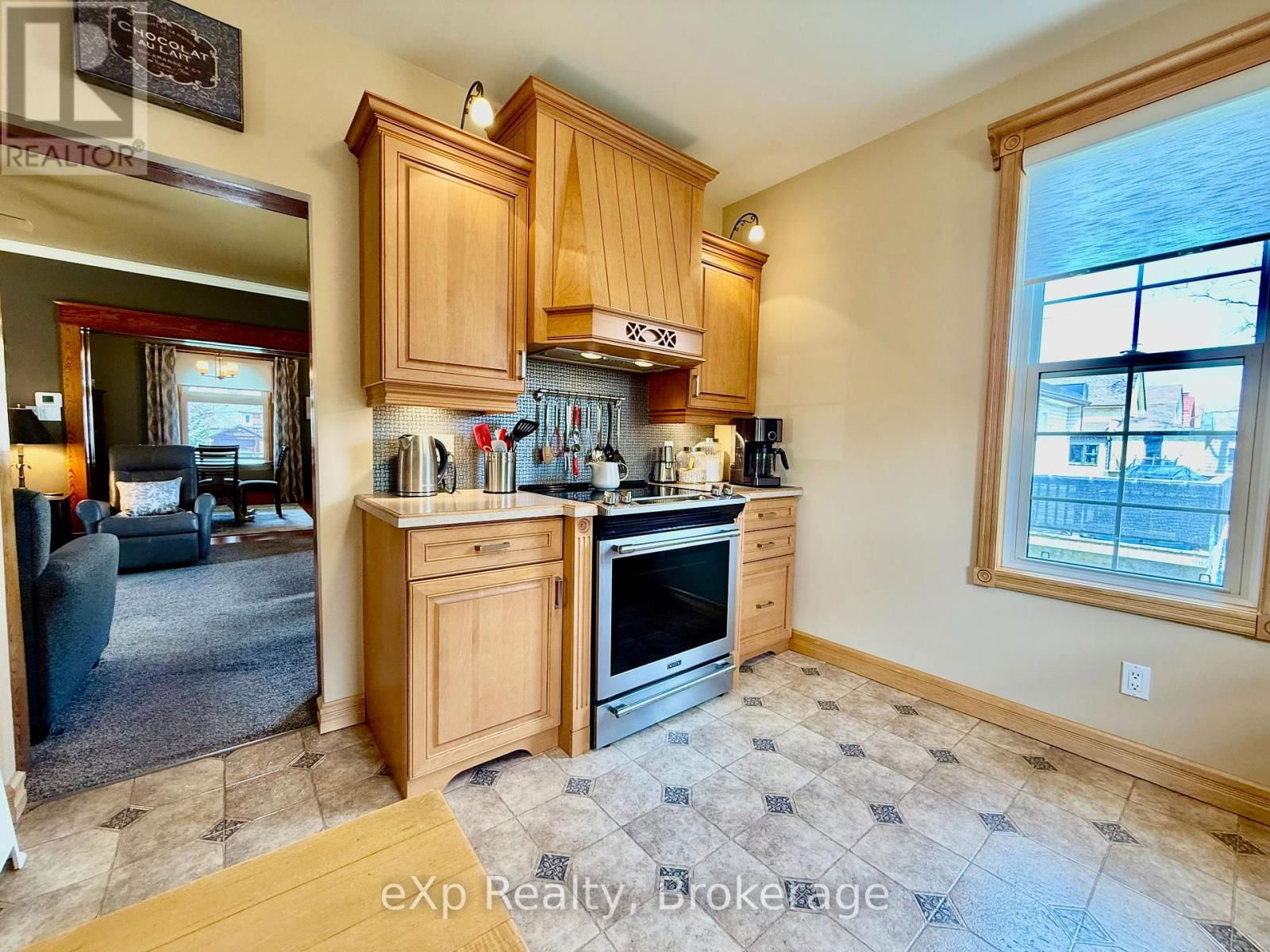557 12TH AVENUE Image 14
