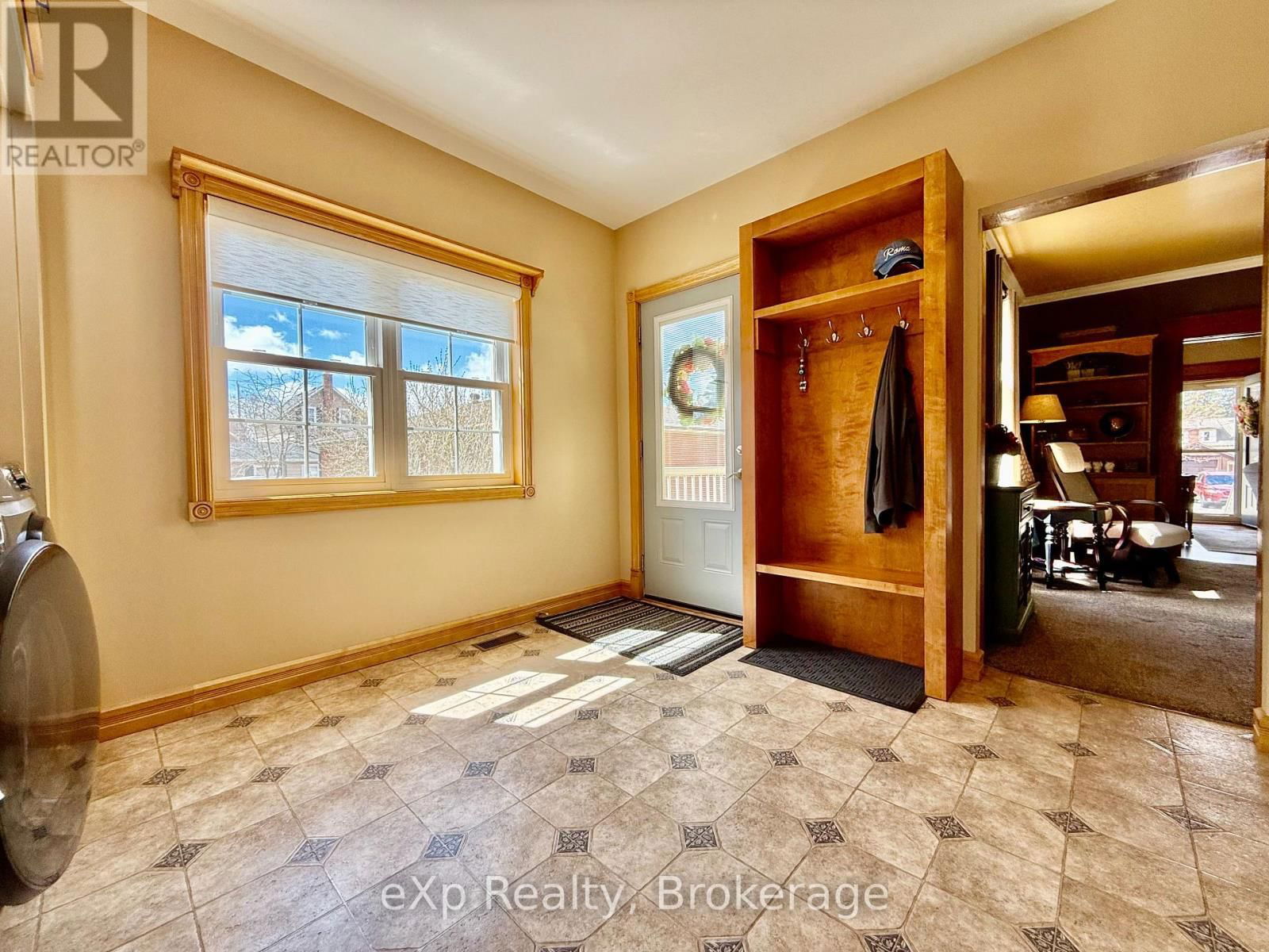 557 12TH AVENUE Image 15