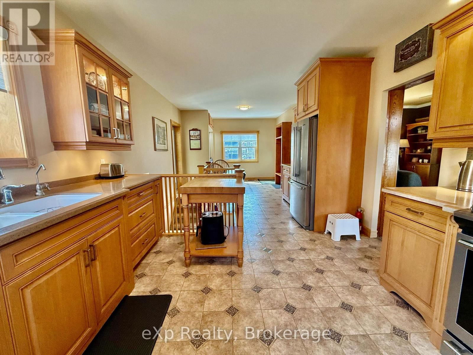 557 12TH AVENUE Image 16