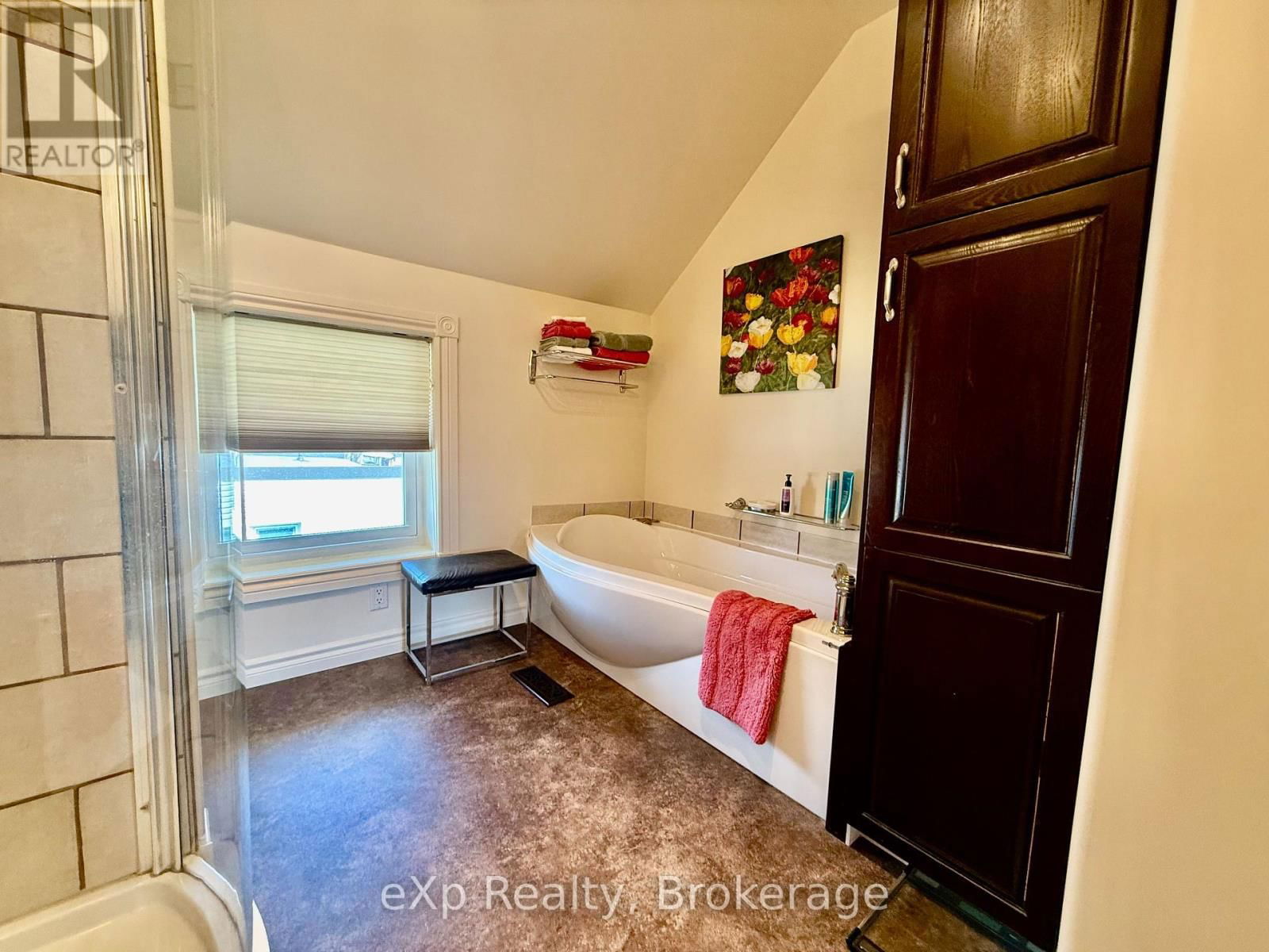 557 12TH AVENUE Image 23