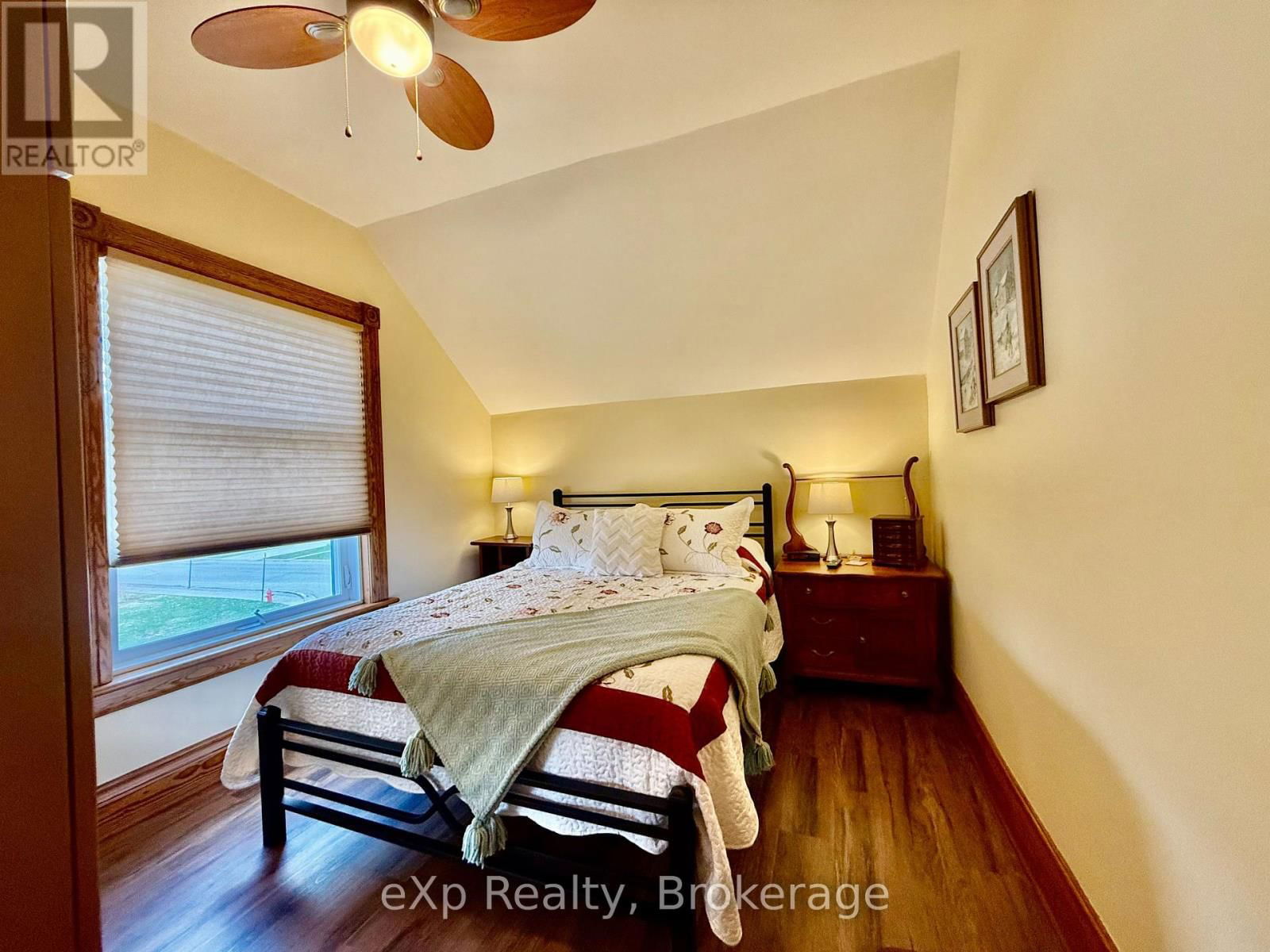 557 12TH AVENUE Image 25