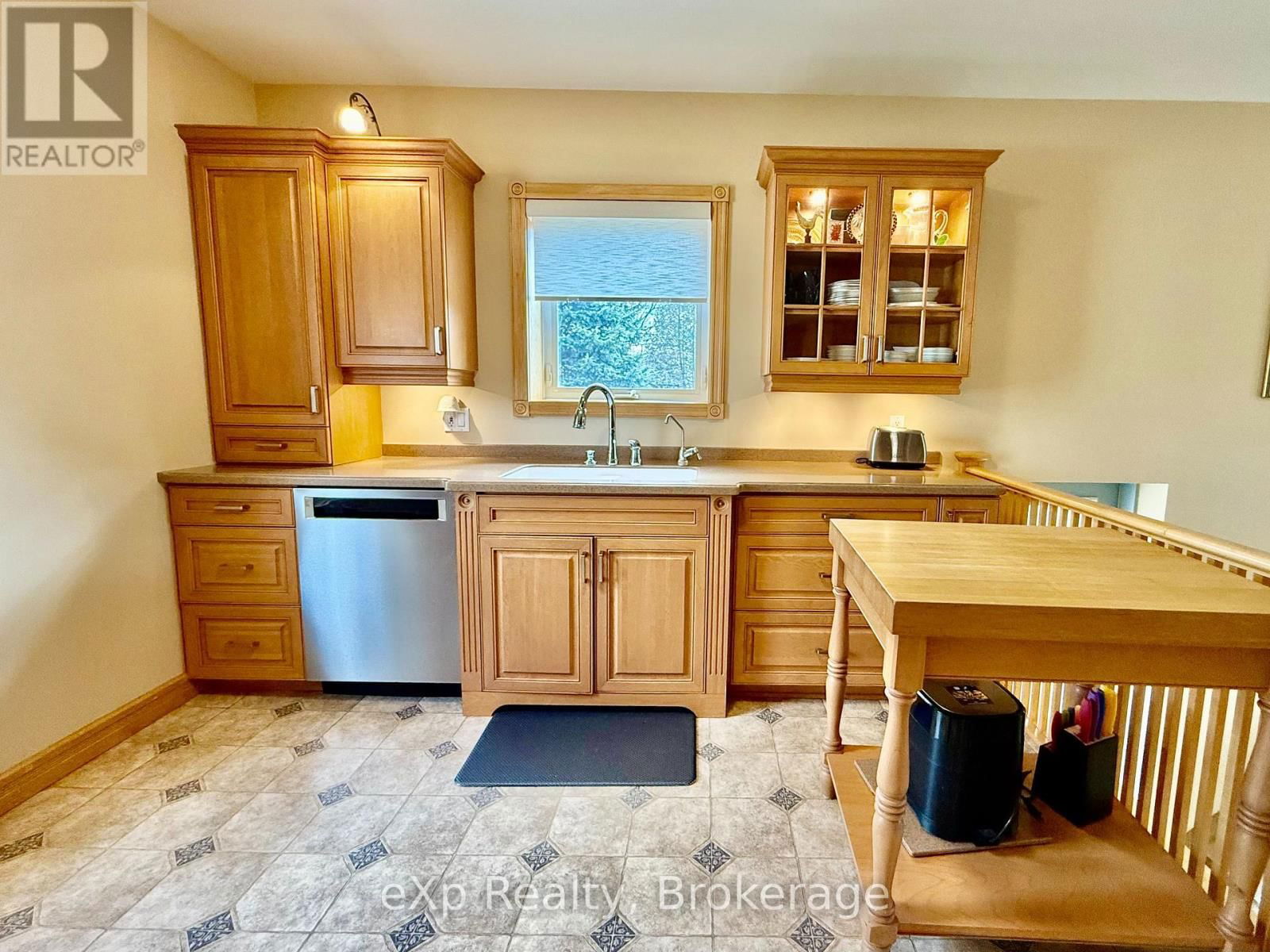 557 12TH AVENUE Image 9