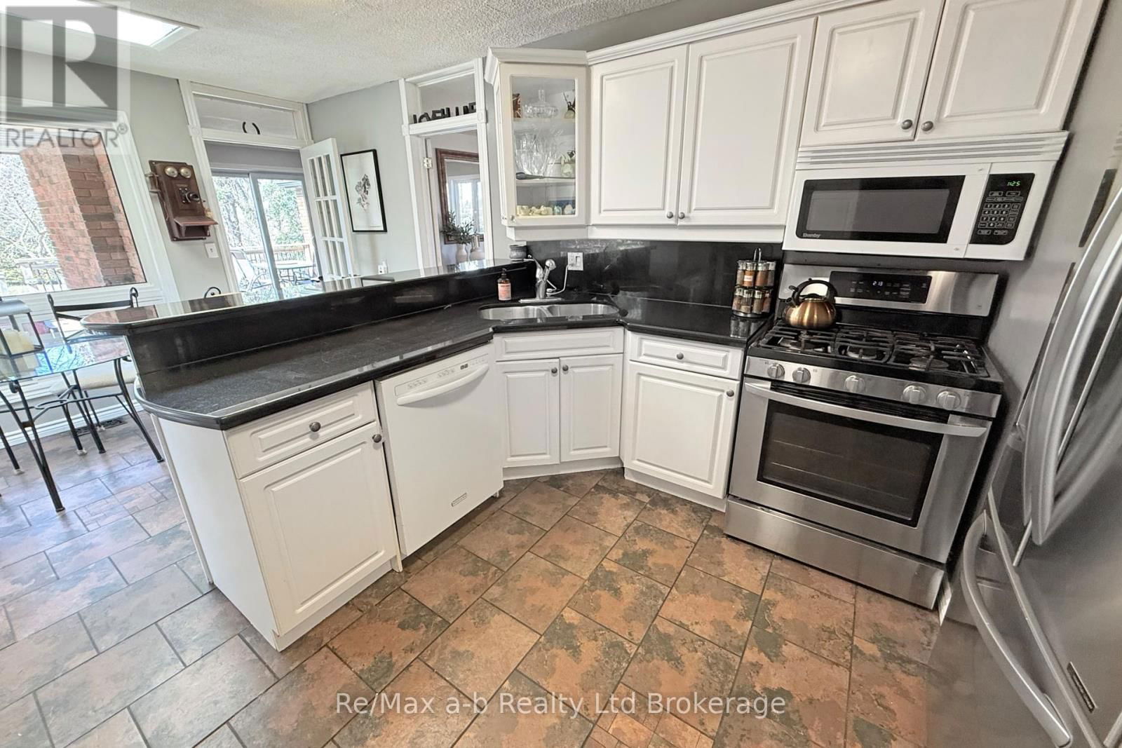 245 BOWER HILL ROAD Image 20