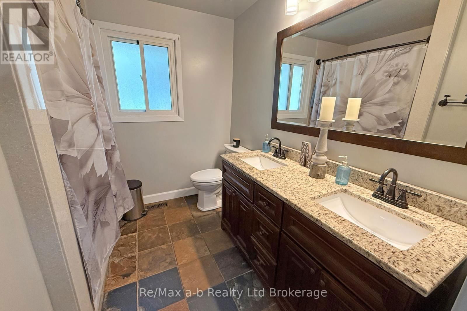 245 BOWER HILL ROAD Image 27