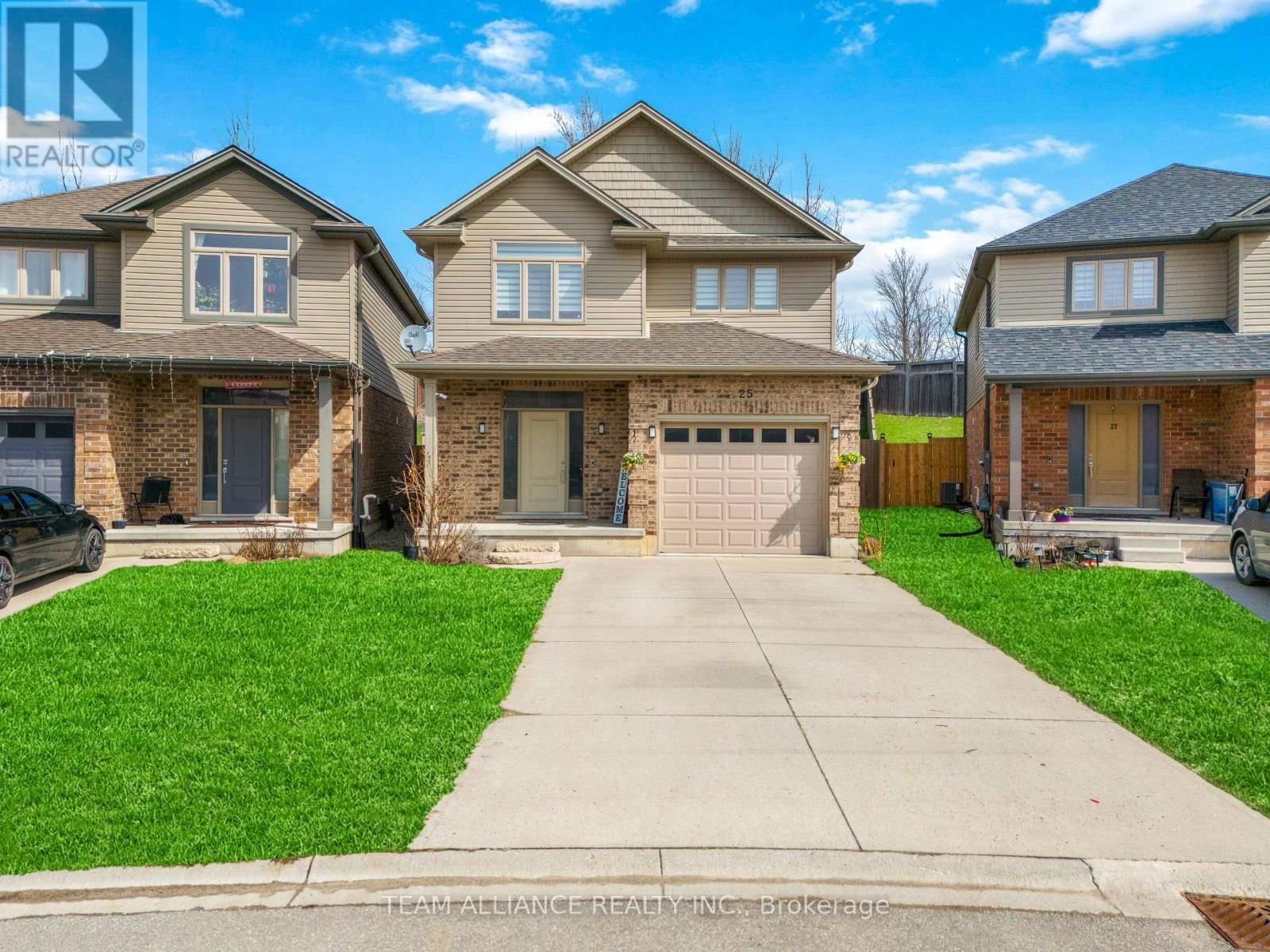 25 QUEENSWAY DRIVE Image 1