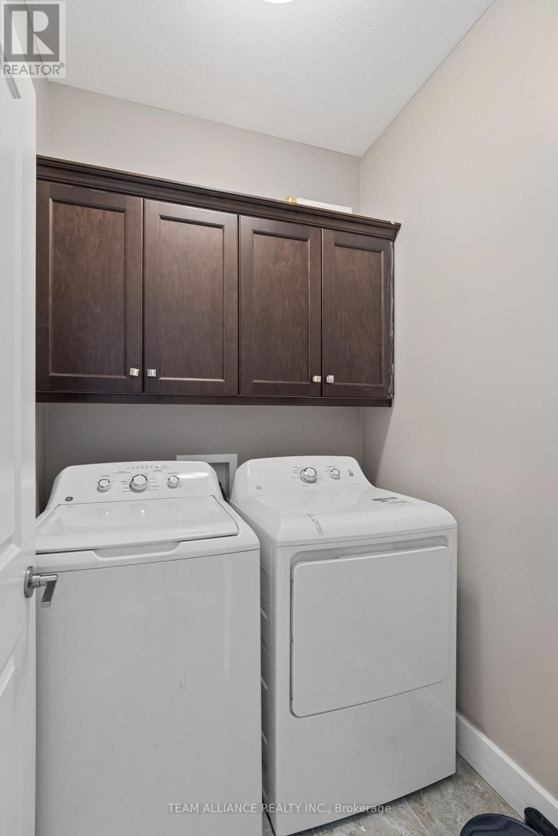 25 QUEENSWAY DRIVE Image 13