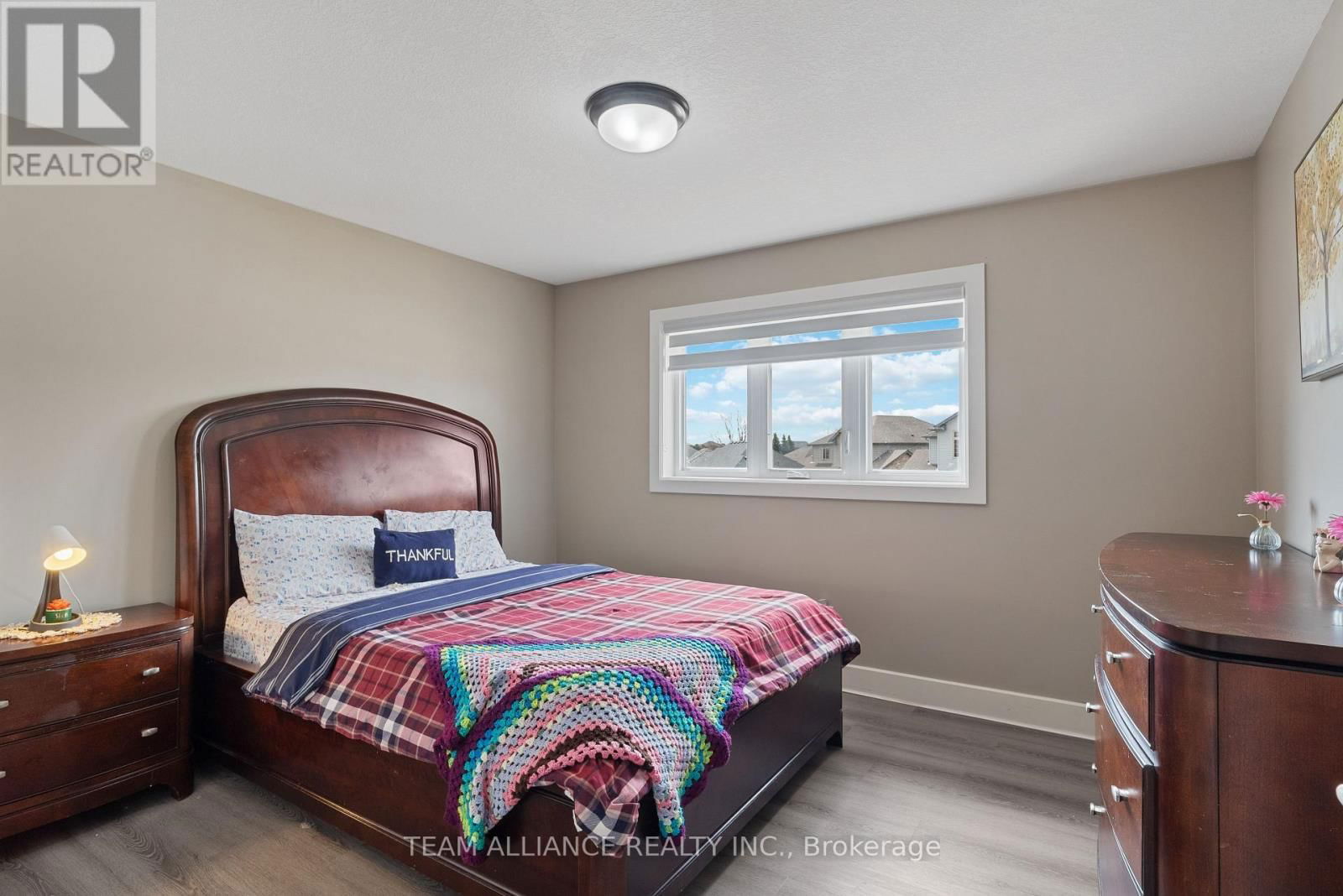 25 QUEENSWAY DRIVE Image 19