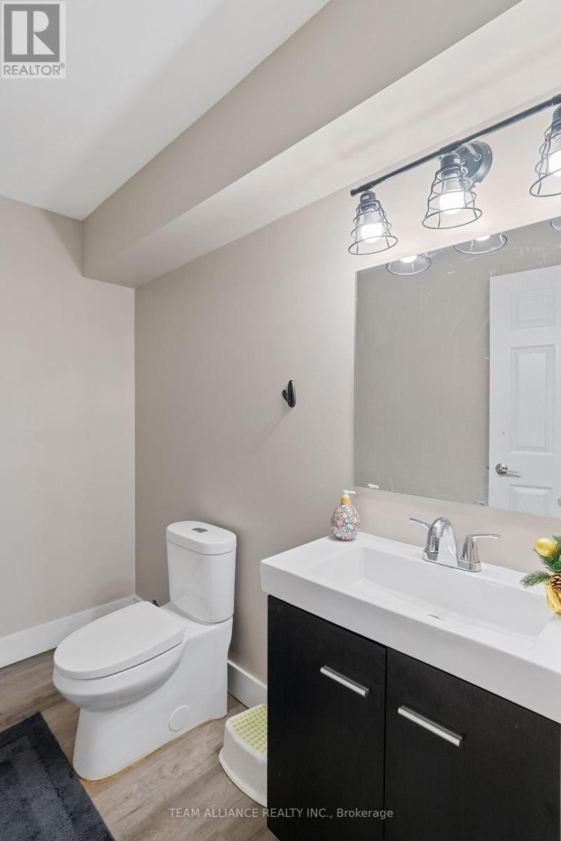 25 QUEENSWAY DRIVE Image 29