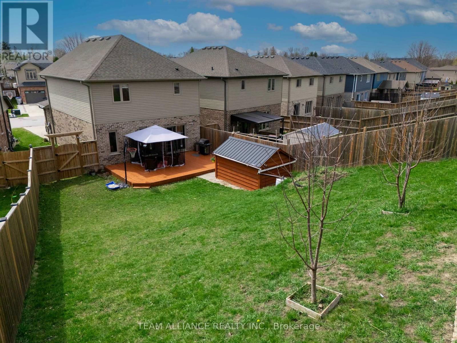 25 QUEENSWAY DRIVE Image 32