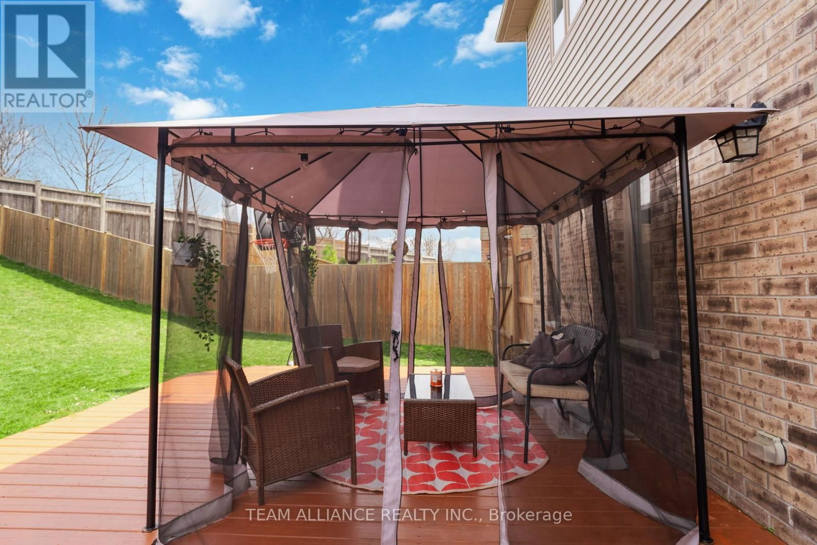 25 QUEENSWAY DRIVE Image 33