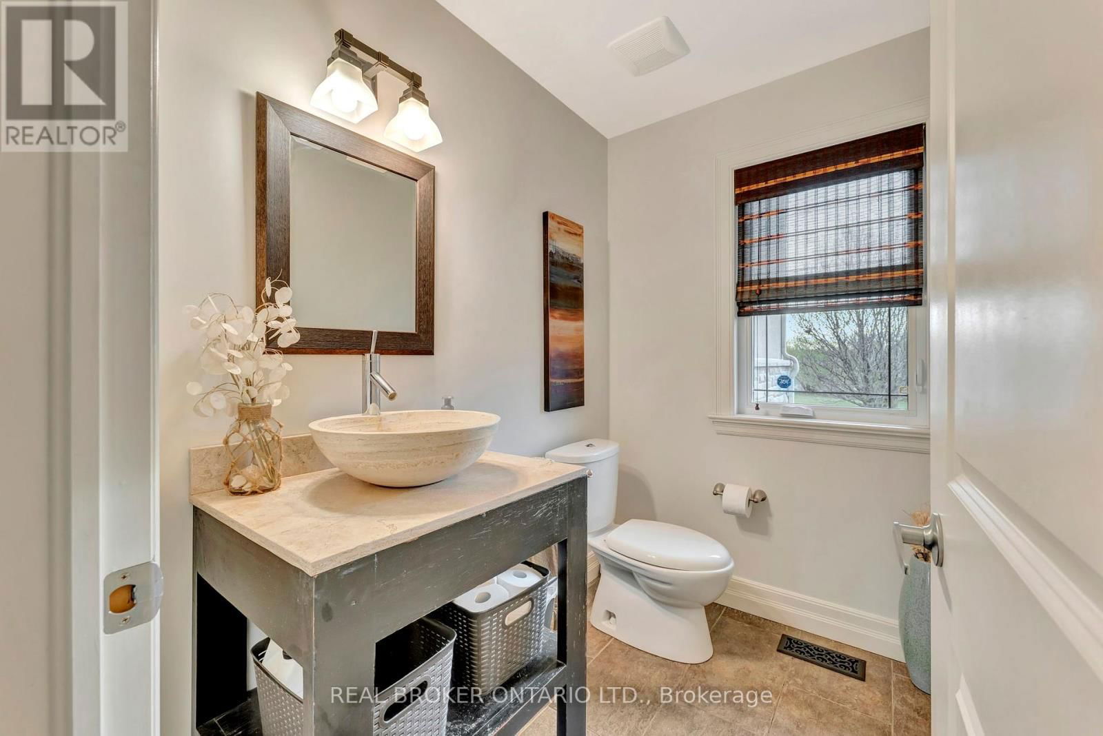 1040 BLACK CANARY DRIVE Image 21