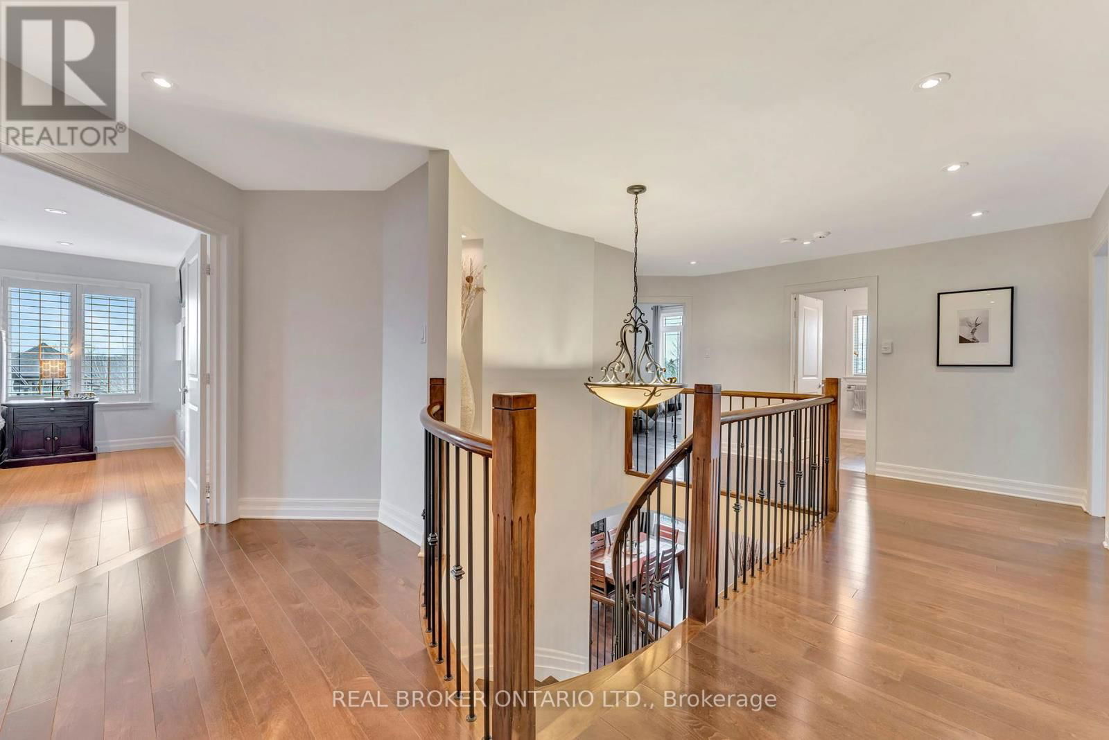 1040 BLACK CANARY DRIVE Image 23