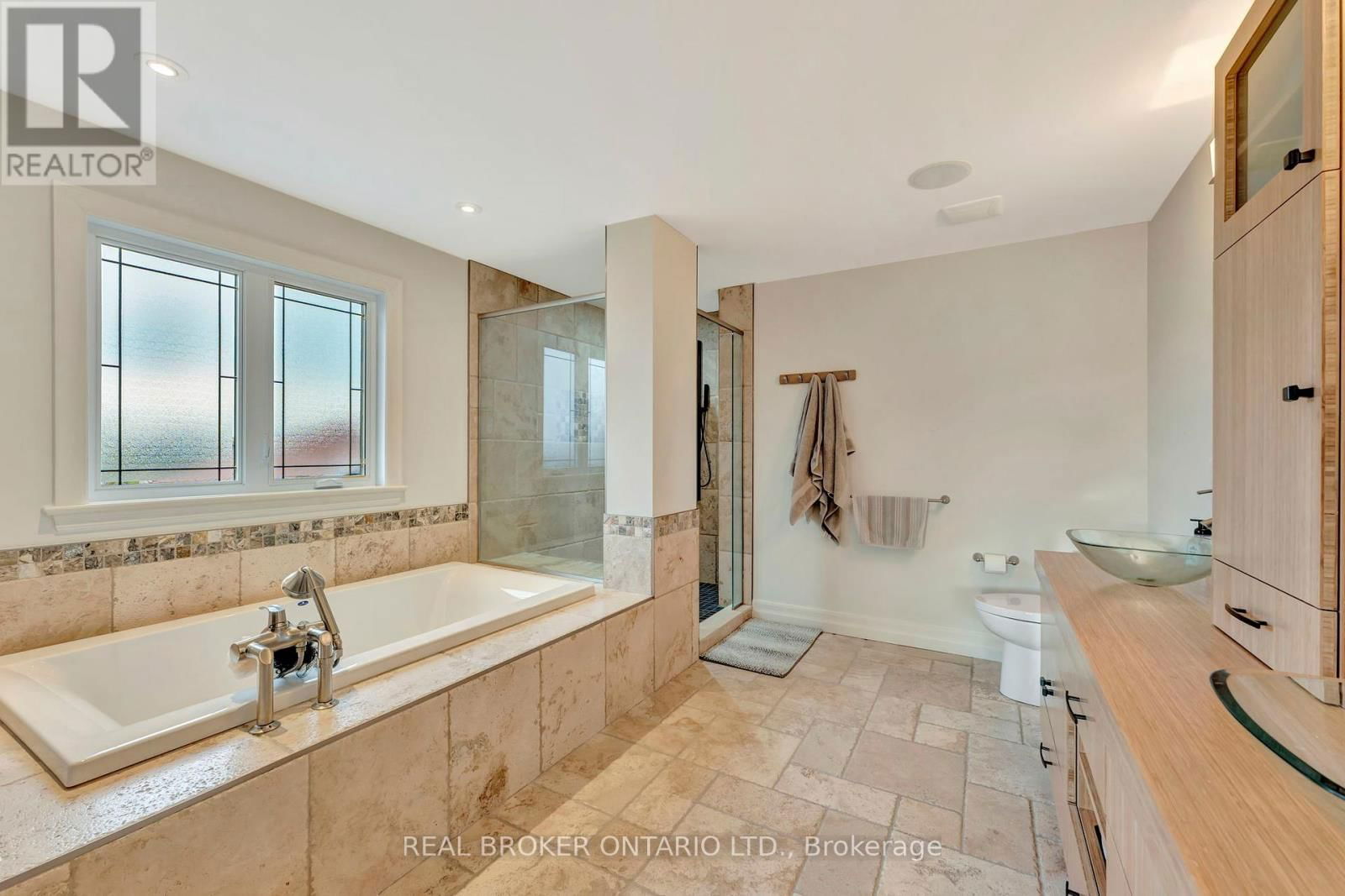 1040 BLACK CANARY DRIVE Image 28