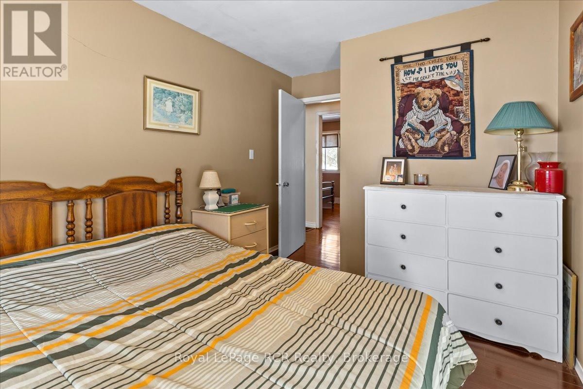 392158 GREY 109 ROAD Image 18