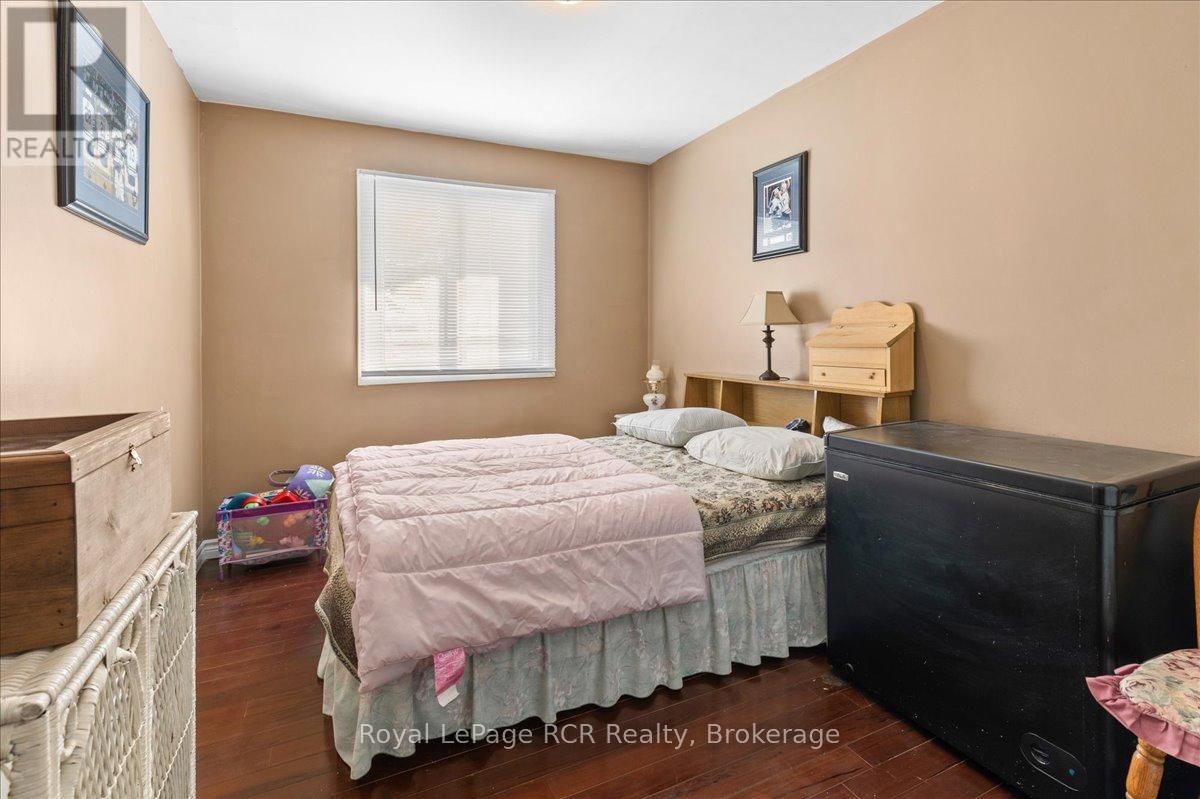 392158 GREY 109 ROAD Image 19