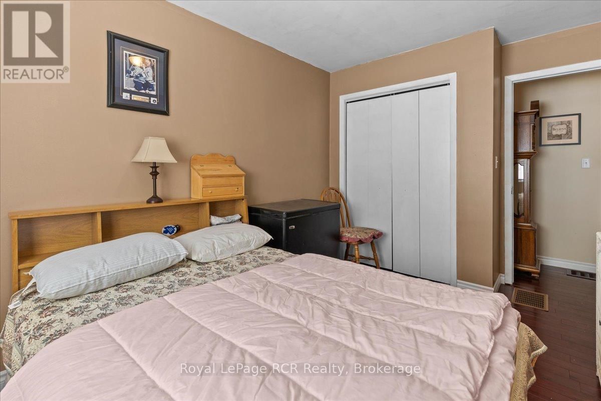 392158 GREY 109 ROAD Image 20