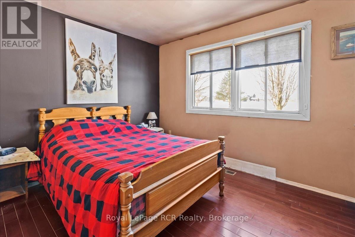392158 GREY 109 ROAD Image 21