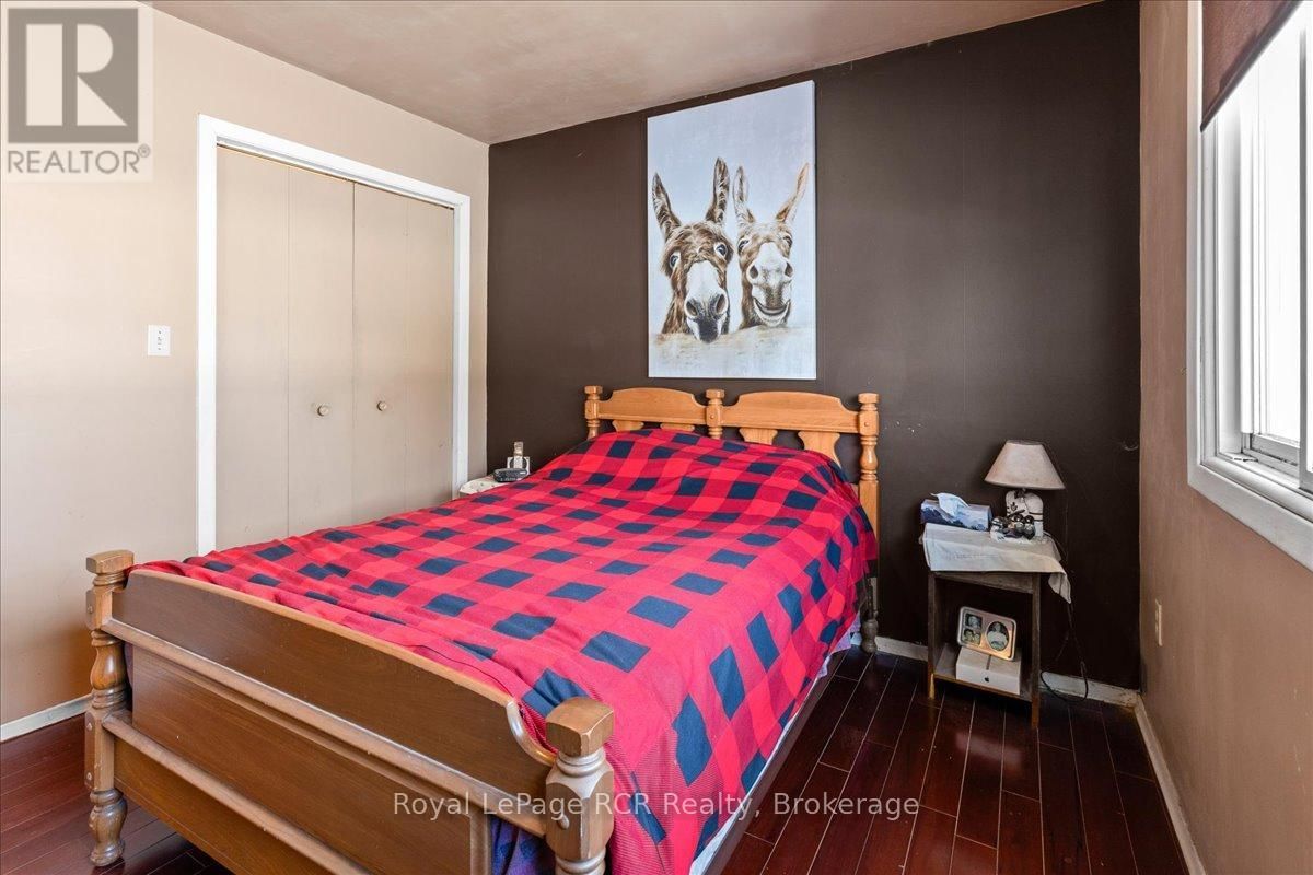 392158 GREY 109 ROAD Image 22