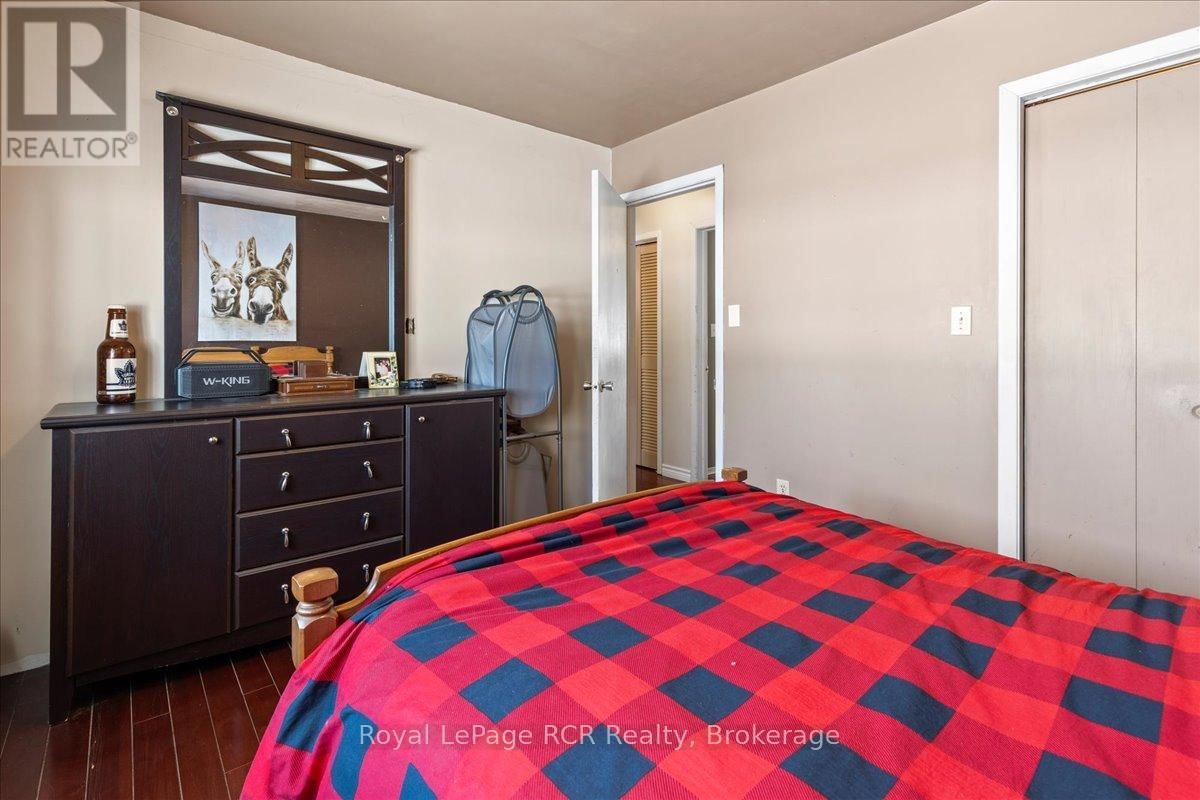 392158 GREY 109 ROAD Image 23
