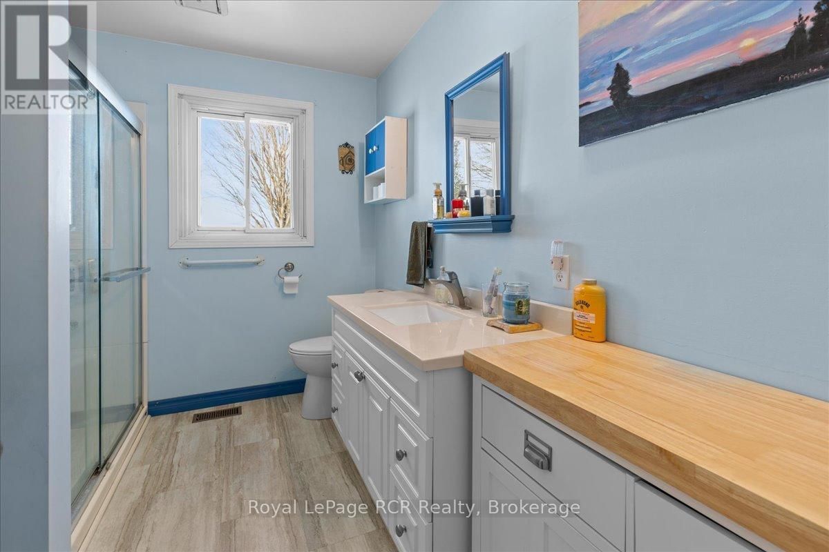392158 GREY 109 ROAD Image 24