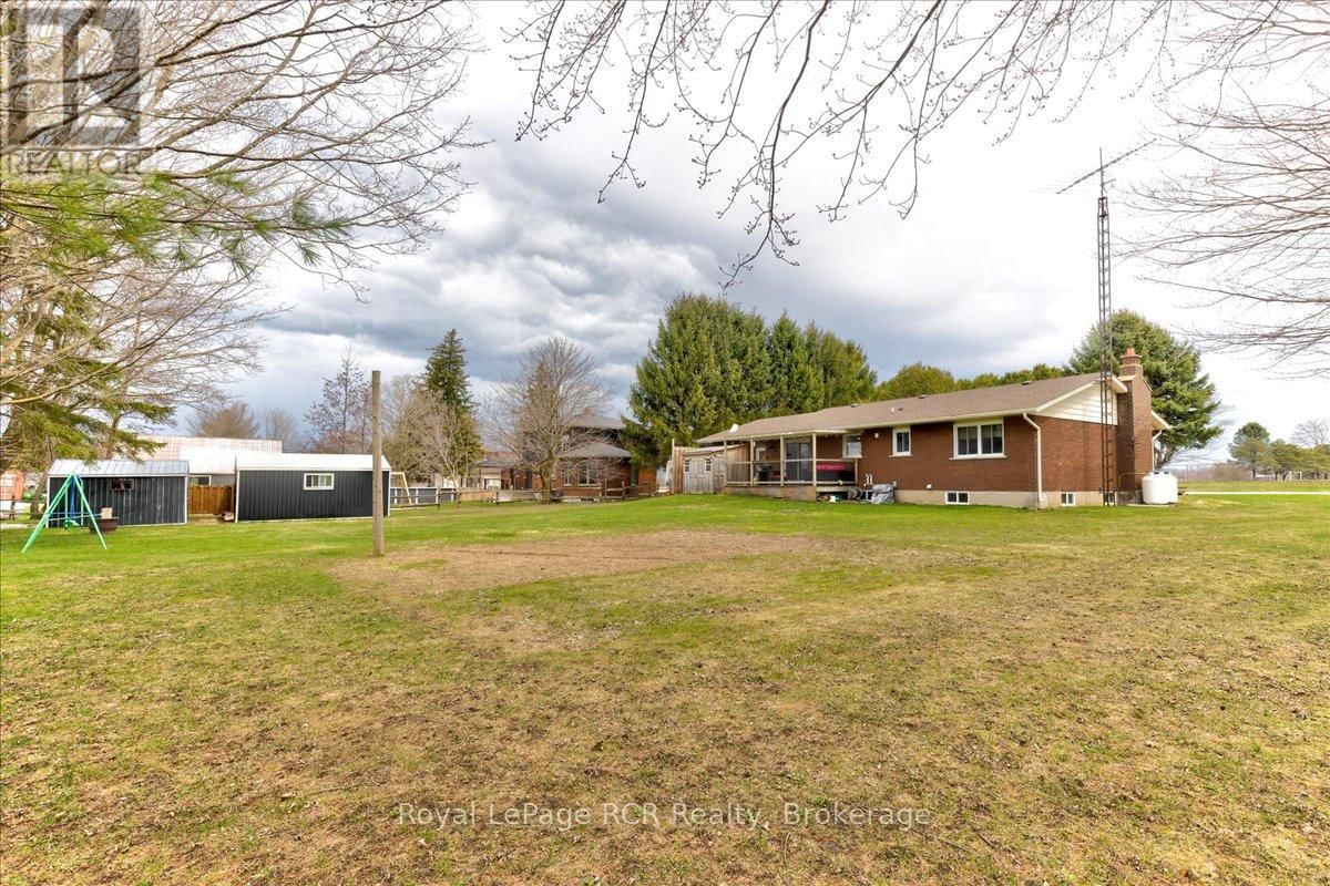 392158 GREY 109 ROAD Image 27