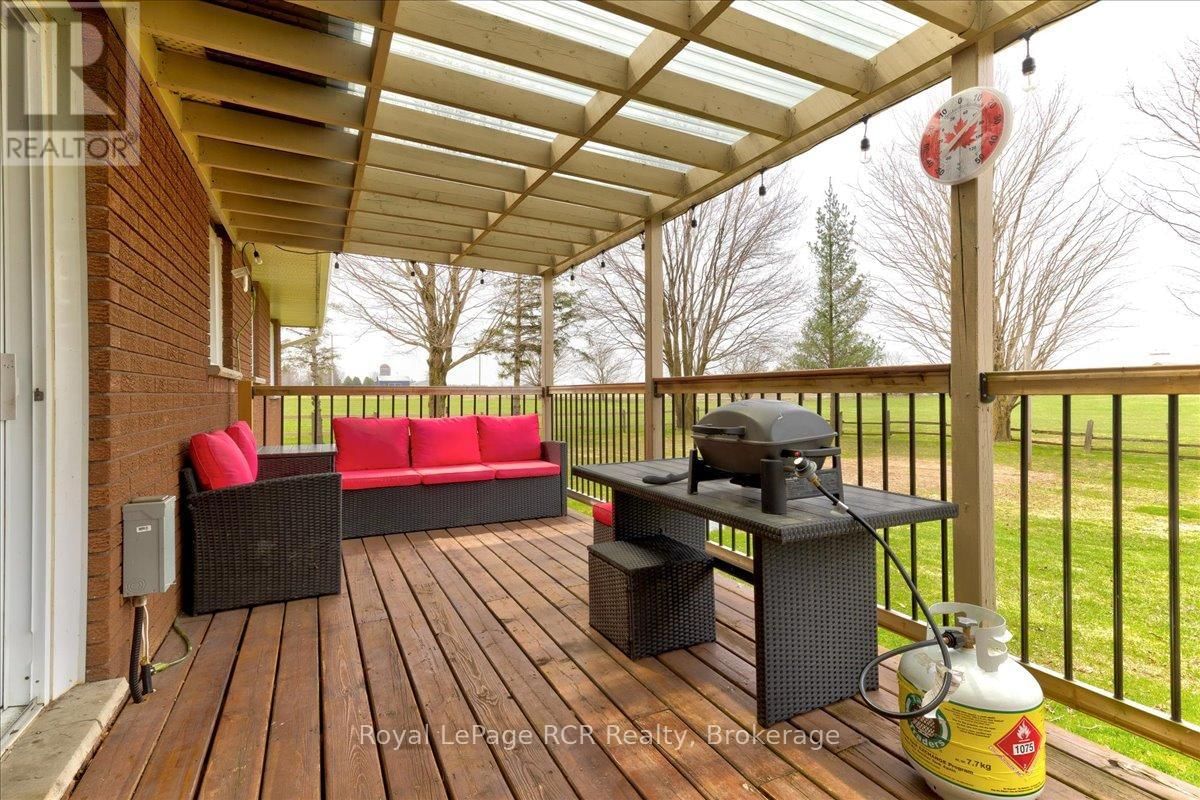392158 GREY 109 ROAD Image 31