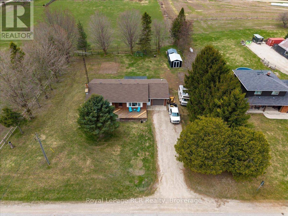 392158 GREY 109 ROAD Image 34