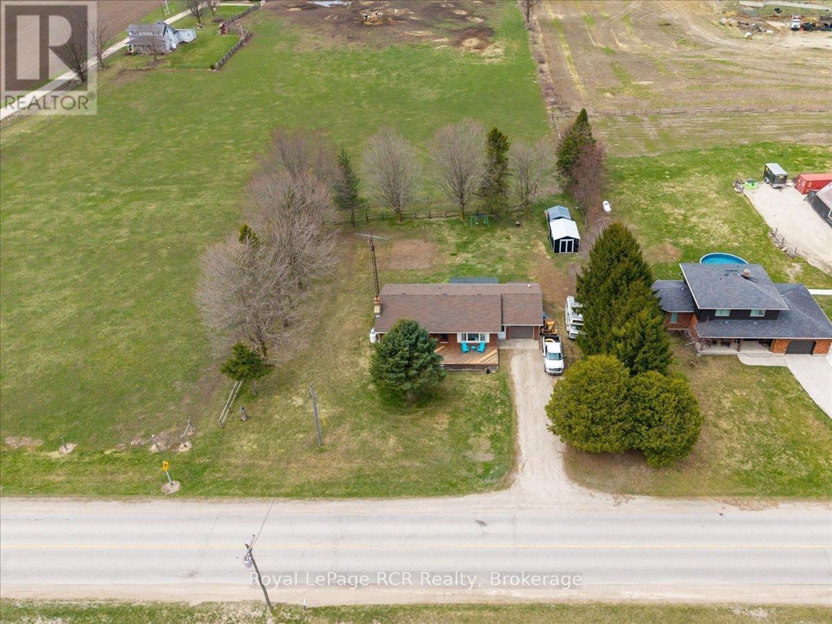 392158 GREY 109 ROAD Image 35