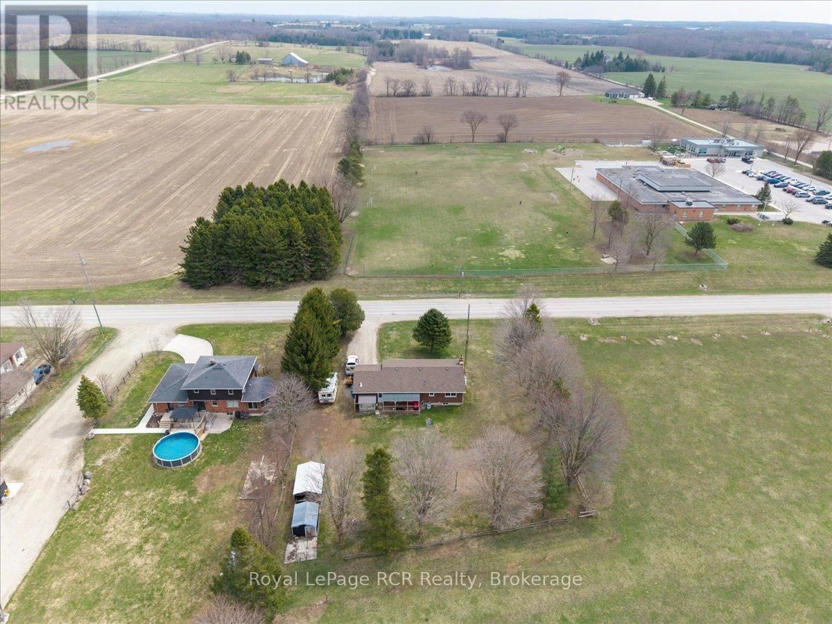 392158 GREY 109 ROAD Image 37