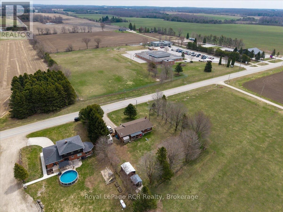 392158 GREY 109 ROAD Image 38