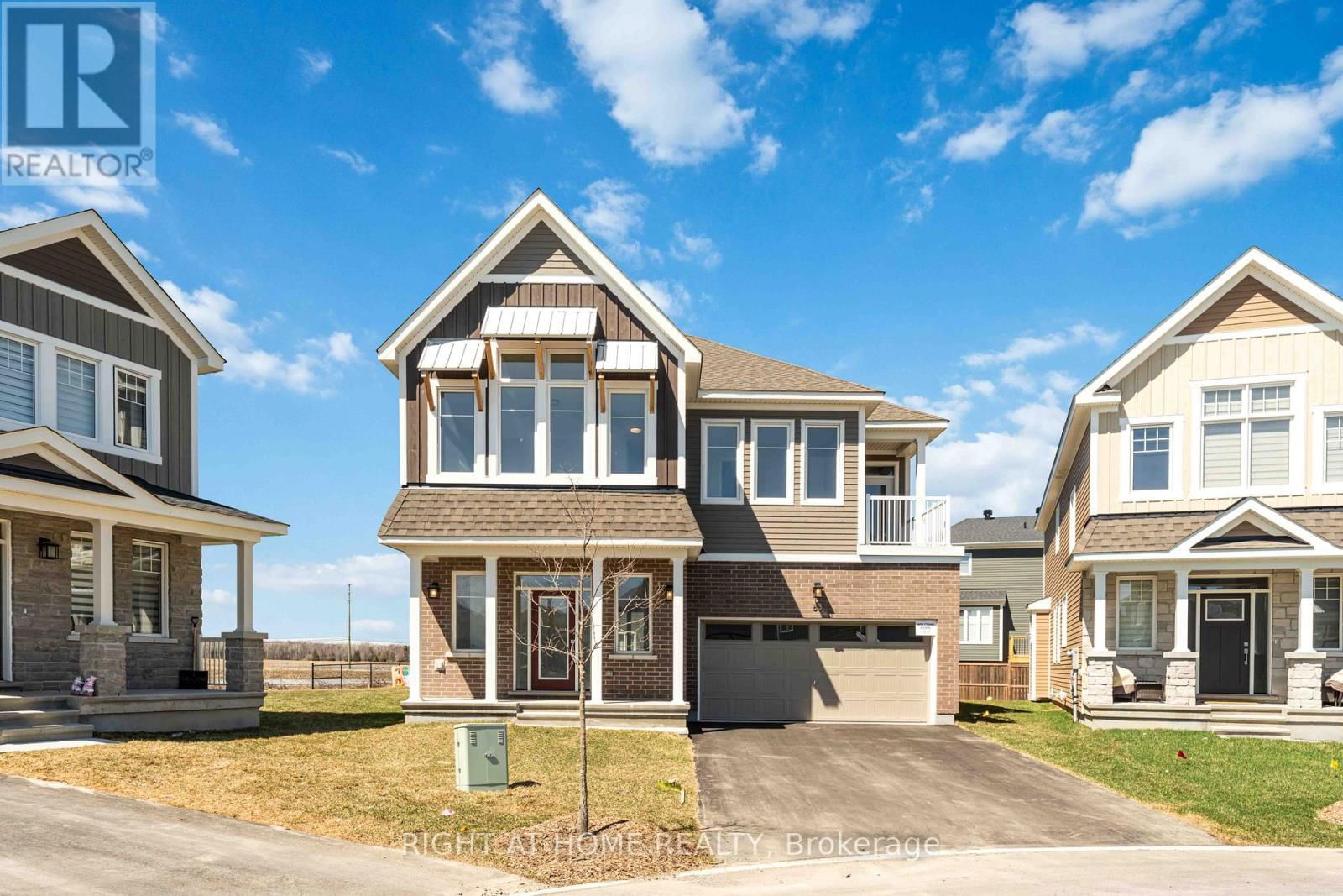 83 HACKAMORE CRESCENT Image 1