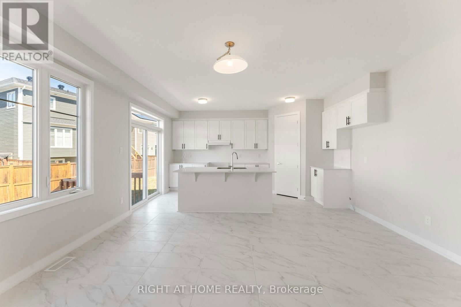 83 HACKAMORE CRESCENT Image 10