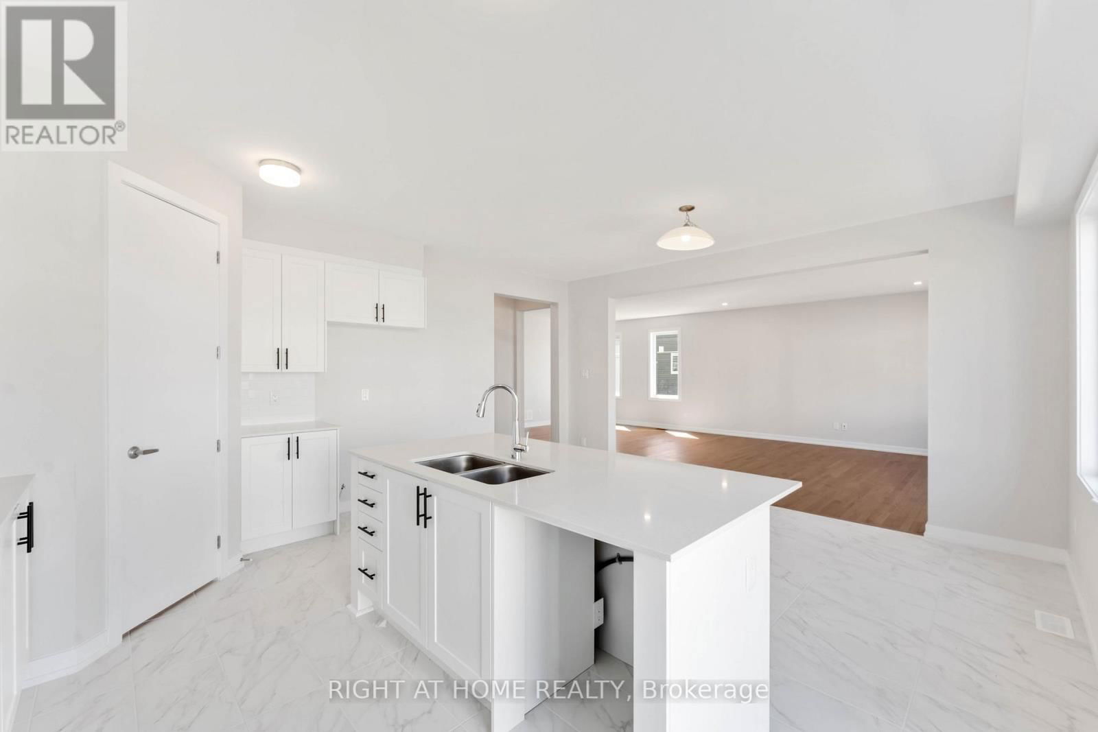 83 HACKAMORE CRESCENT Image 15