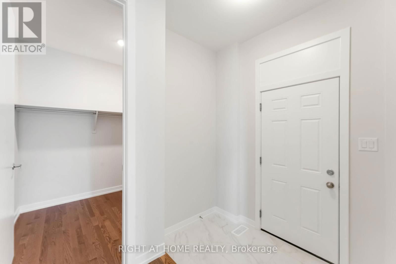 83 HACKAMORE CRESCENT Image 18