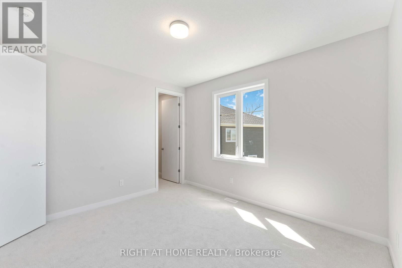 83 HACKAMORE CRESCENT Image 33