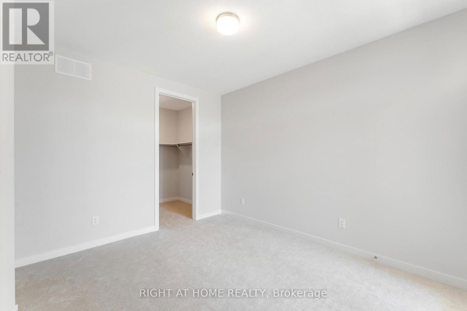 83 HACKAMORE CRESCENT Image 36