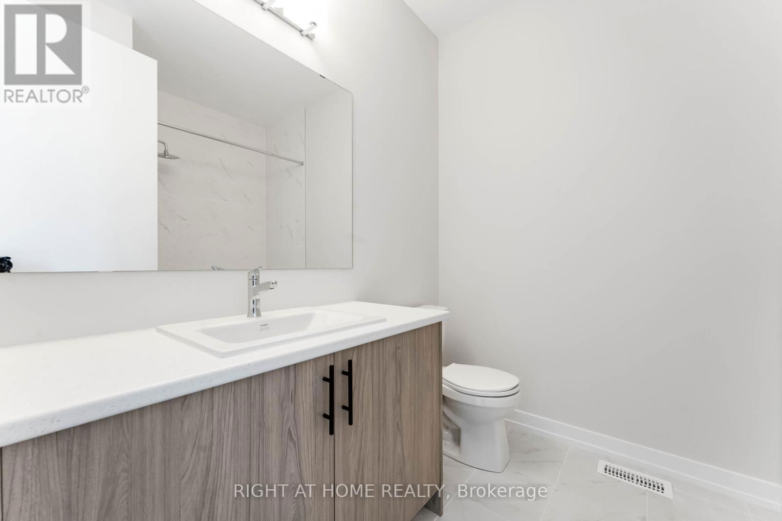 83 HACKAMORE CRESCENT Image 38