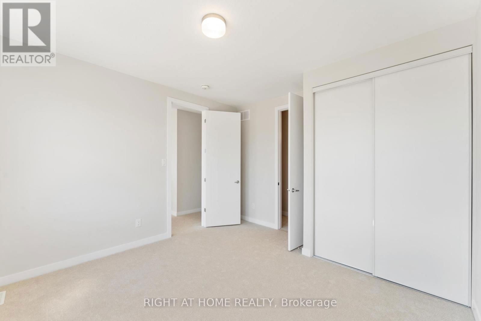 83 HACKAMORE CRESCENT Image 42