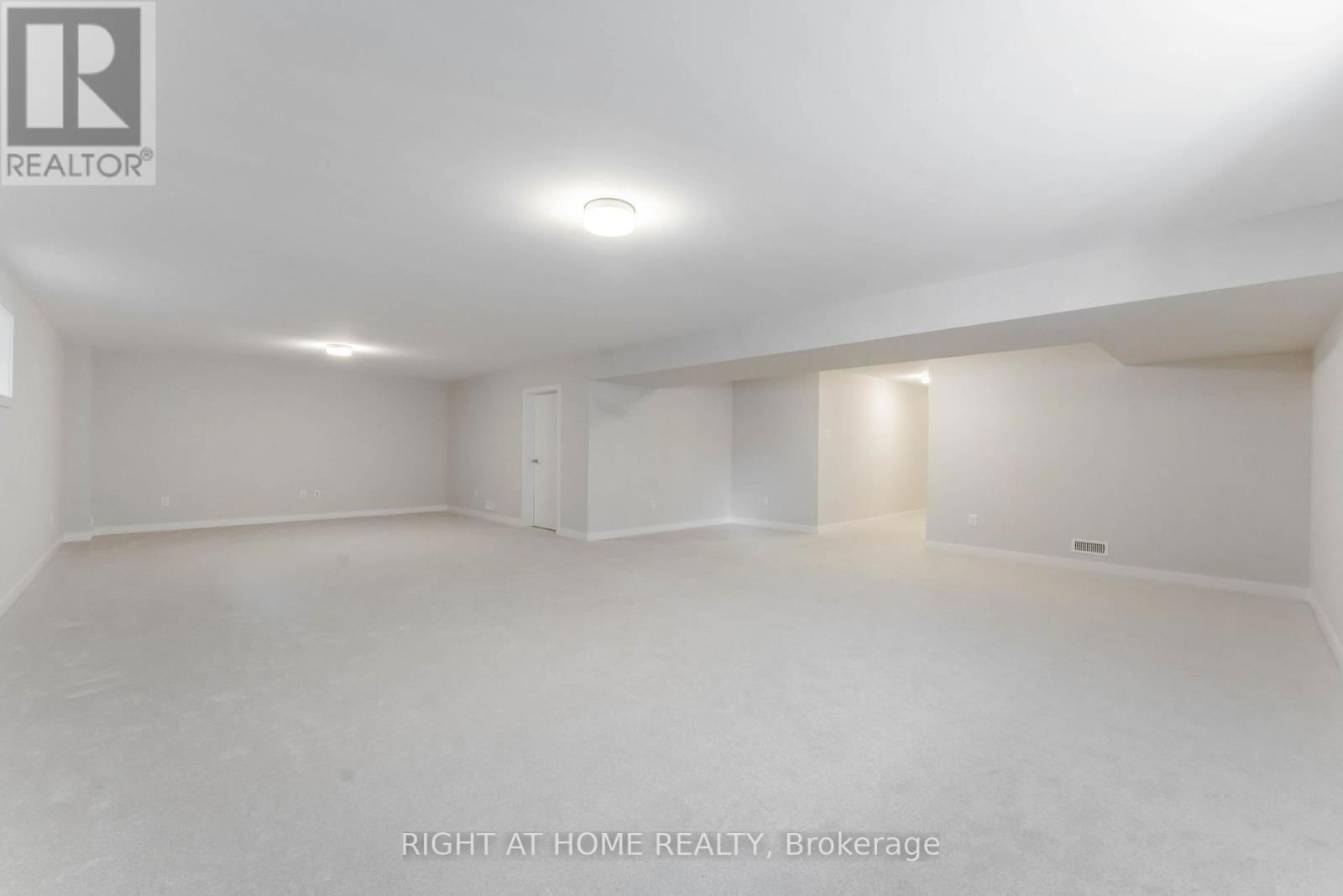 83 HACKAMORE CRESCENT Image 43