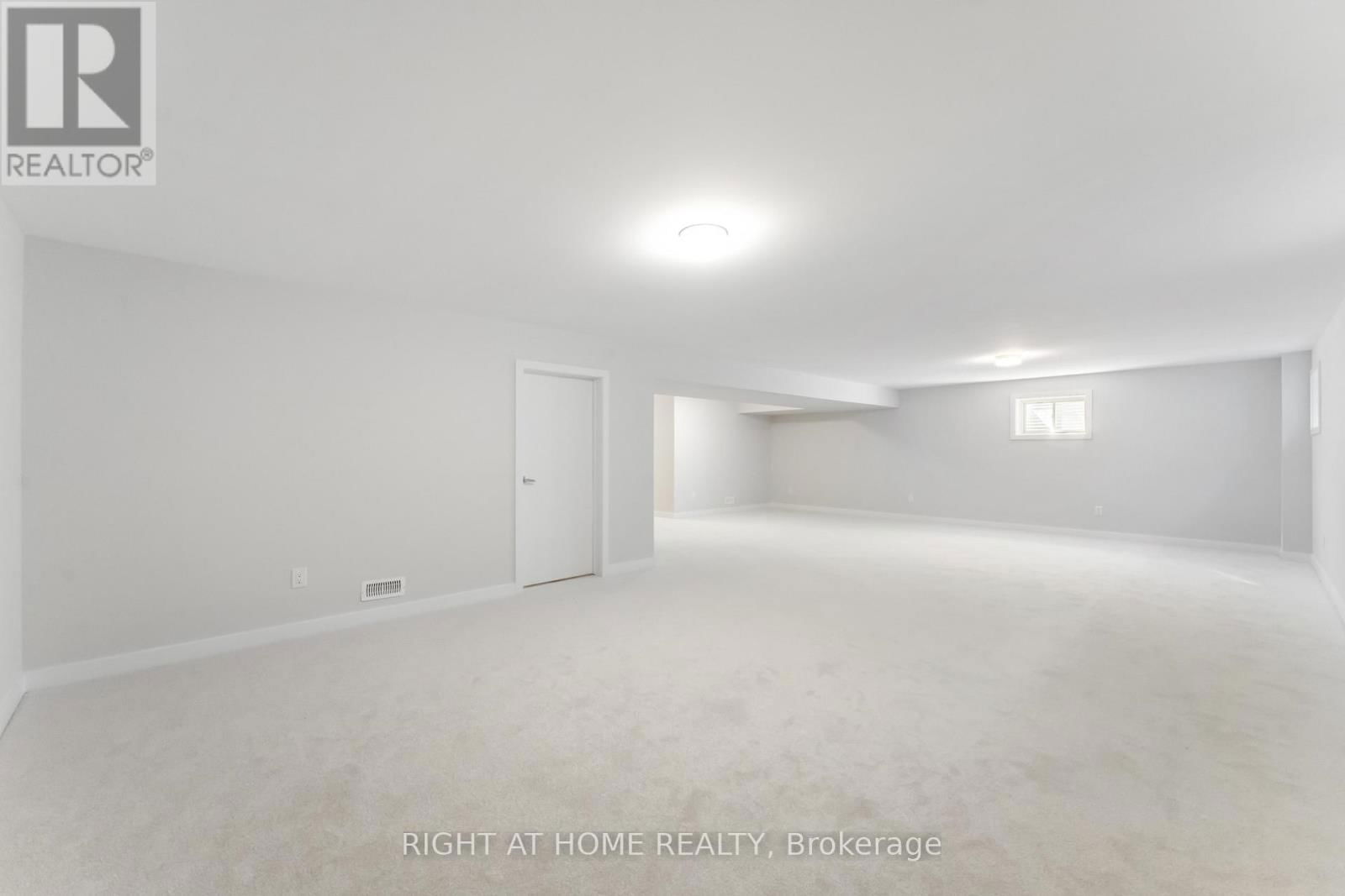 83 HACKAMORE CRESCENT Image 44