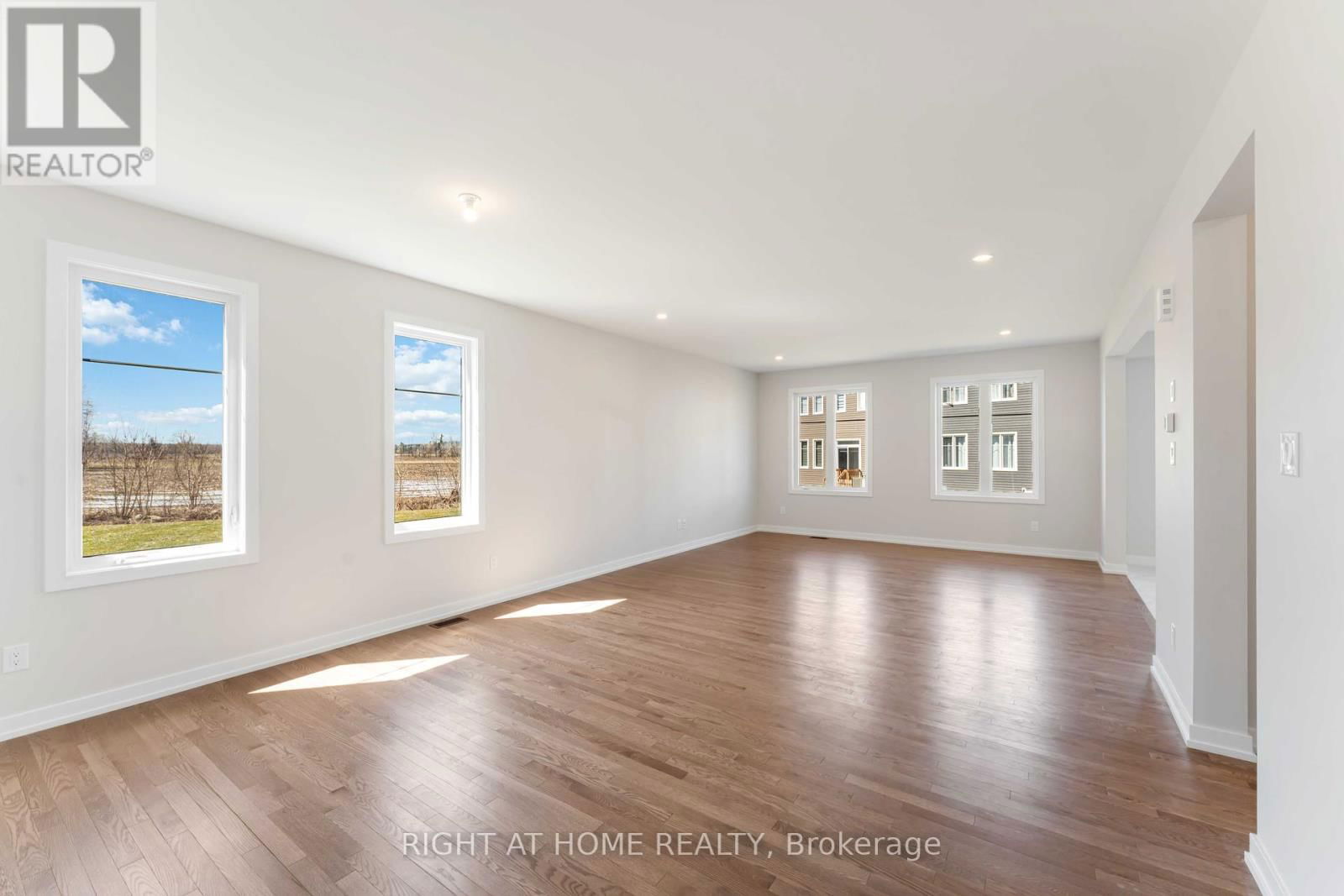 83 HACKAMORE CRESCENT Image 5